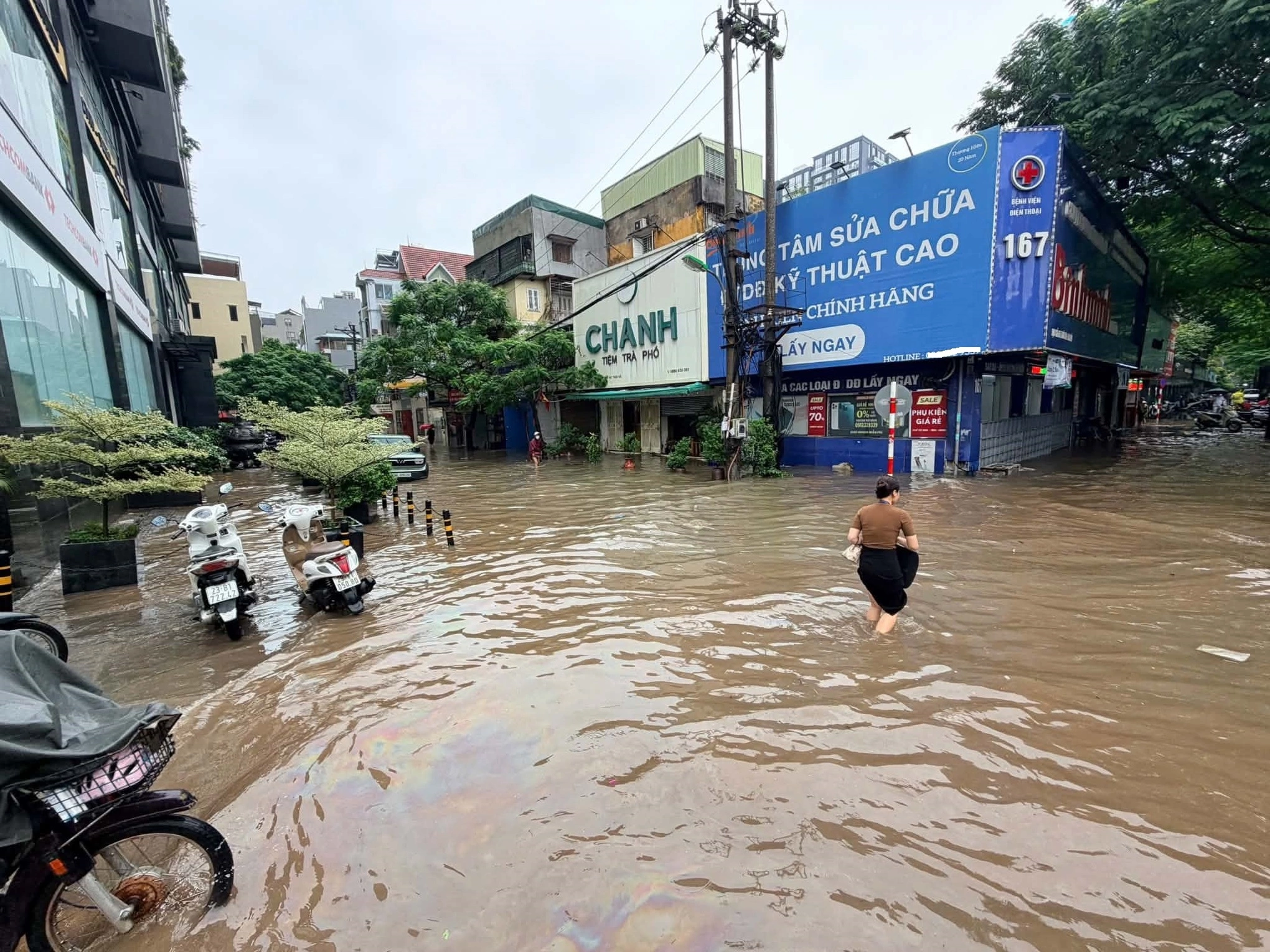 Hình minh họa: Trắng đêm canh nước, chạy ngập giữa Thủ đô