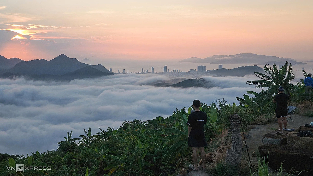 Hình minh họa: Lên núi săn ‘biển mây’ ở Nha Trang