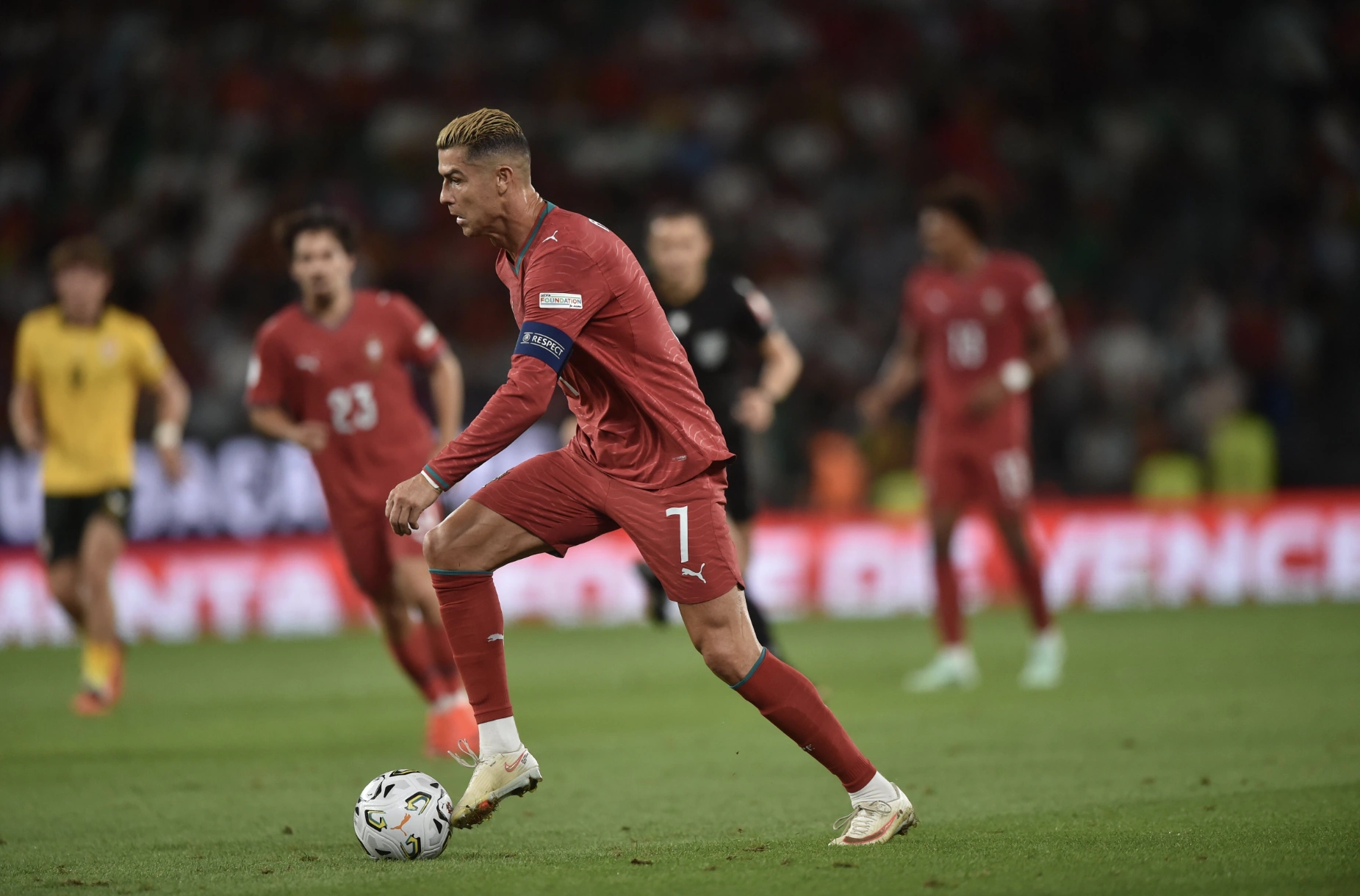 Hình minh họa: Ronaldo im tiếng trong chiến thắng của Bồ Đào Nha