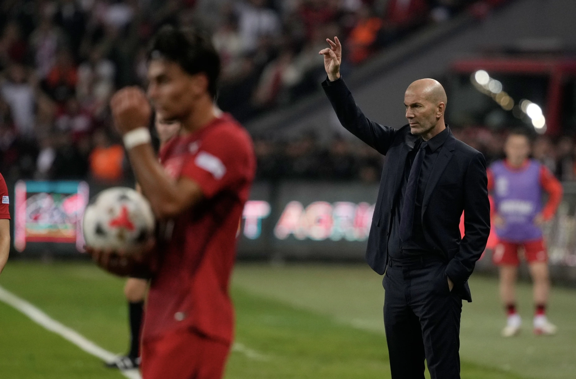 Hình minh họa: Mbappe ghi bàn trong trận ra mắt của Zidane