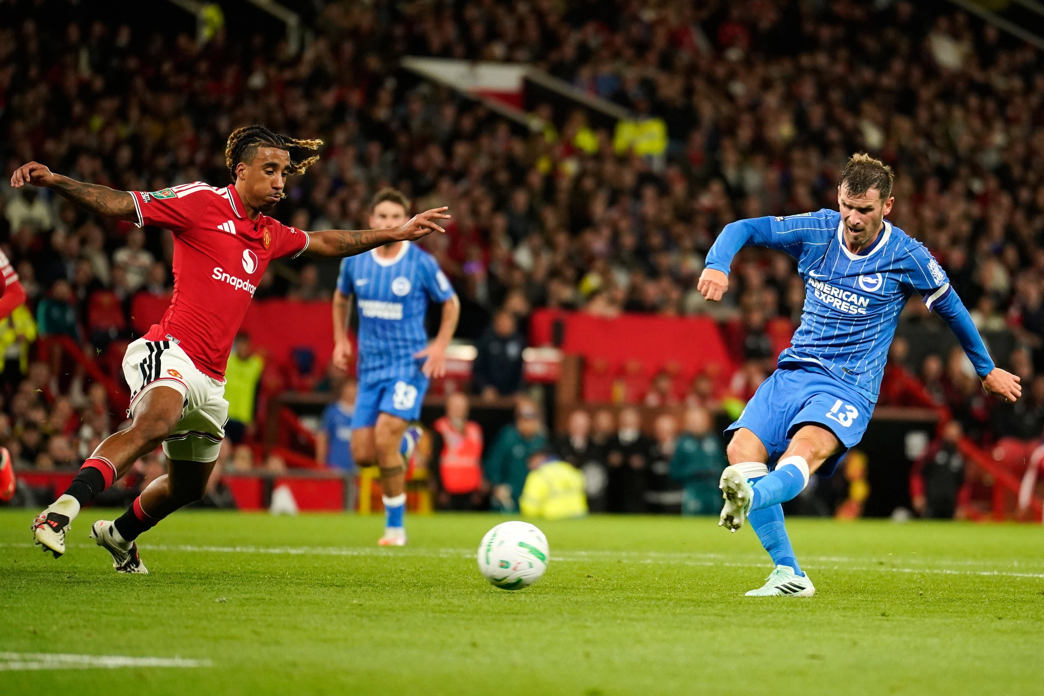Hình minh họa: Man Utd thua Brighton trên sân nhà dù dẫn hai bàn