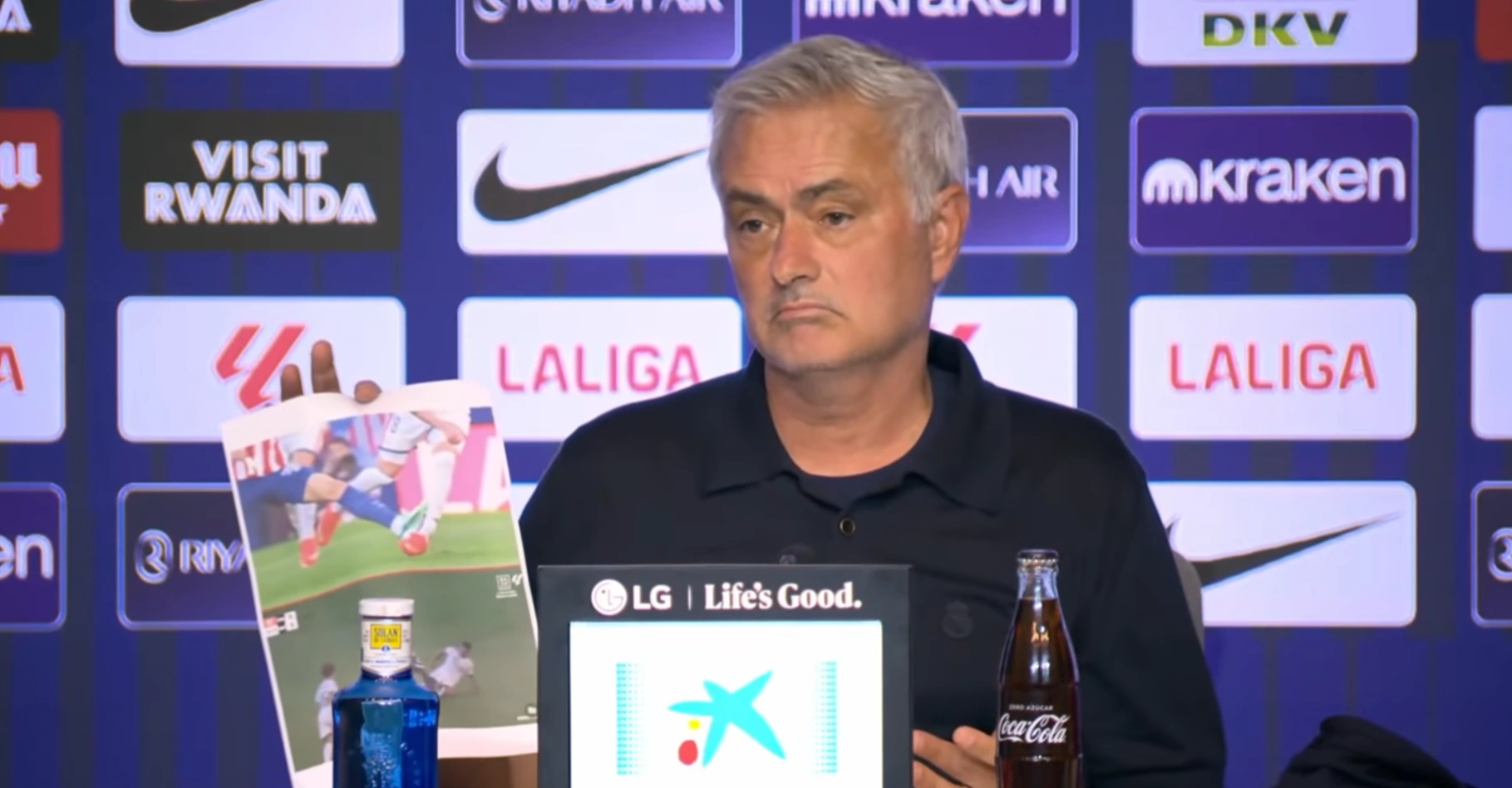 Hình minh họa: Valdano: ‘Kẻ thù lớn nhất của Mourinho không phải Barca, mà là thời gian’
