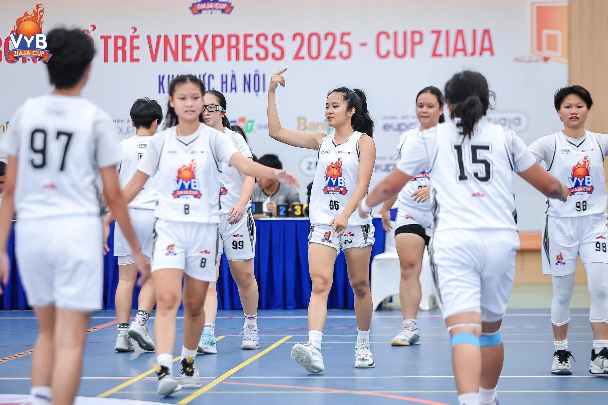 Hình minh họa: Những ứng viên vô địch Giải Bóng rổ Trẻ VnExpress – Cup Ziaja