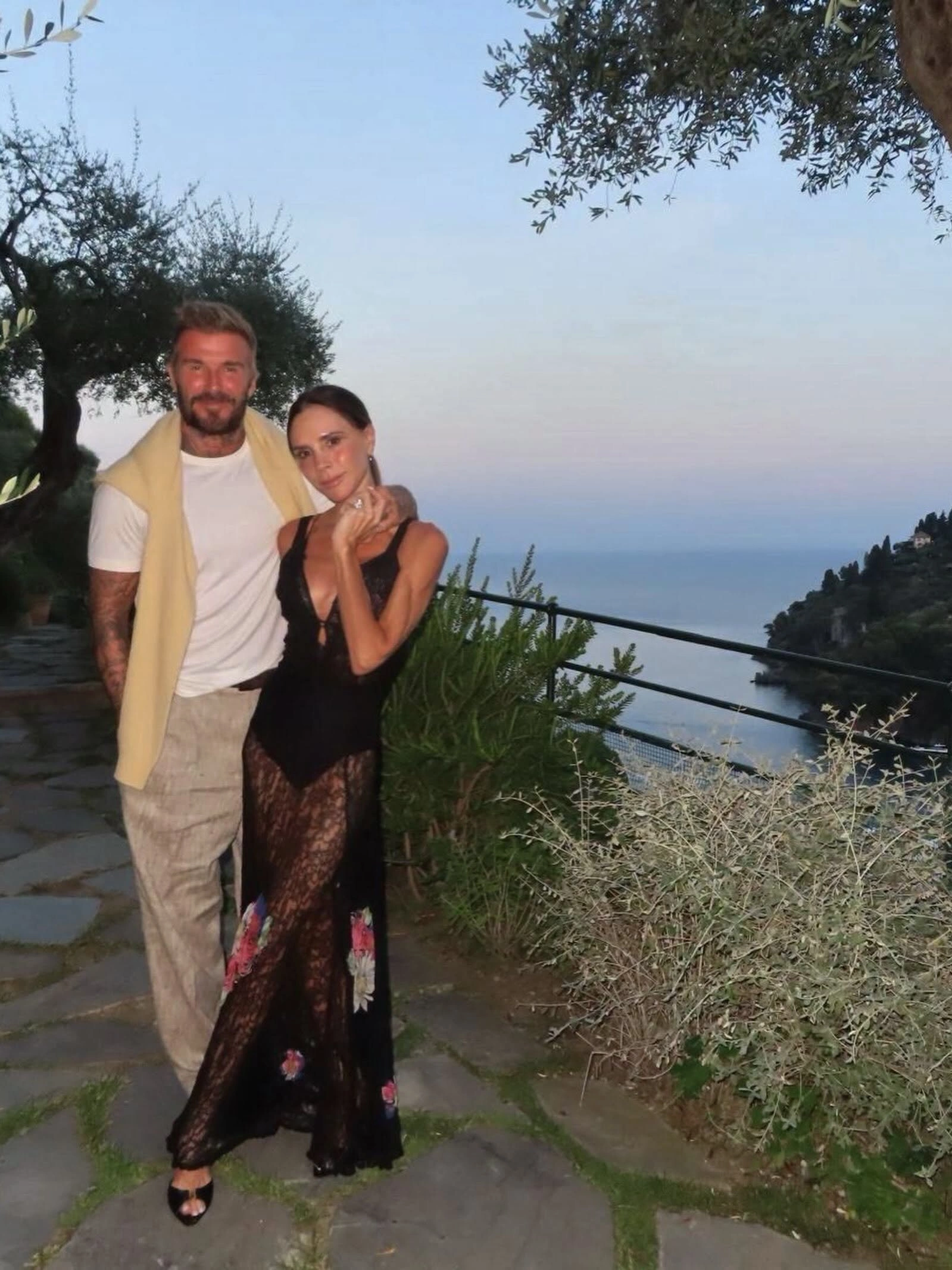 Hình minh họa: Phong cách nghỉ dưỡng của vợ chồng David Beckham