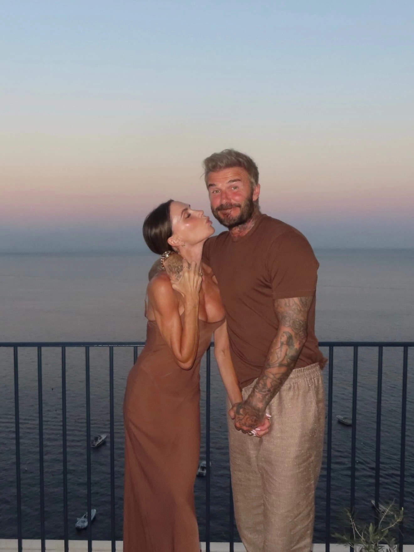 Hình minh họa: Phong cách nghỉ dưỡng của vợ chồng David Beckham