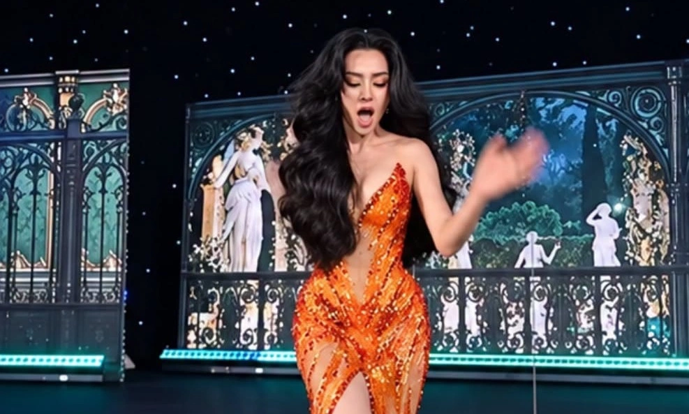 Hình minh họa: Emoura Phạm suýt ngã trên sân khấu Miss Grand International
