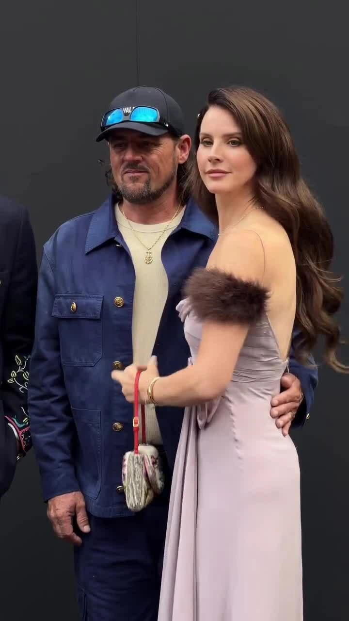 Lana Del Rey và chồng tại tuần thời trang Paris 2025
