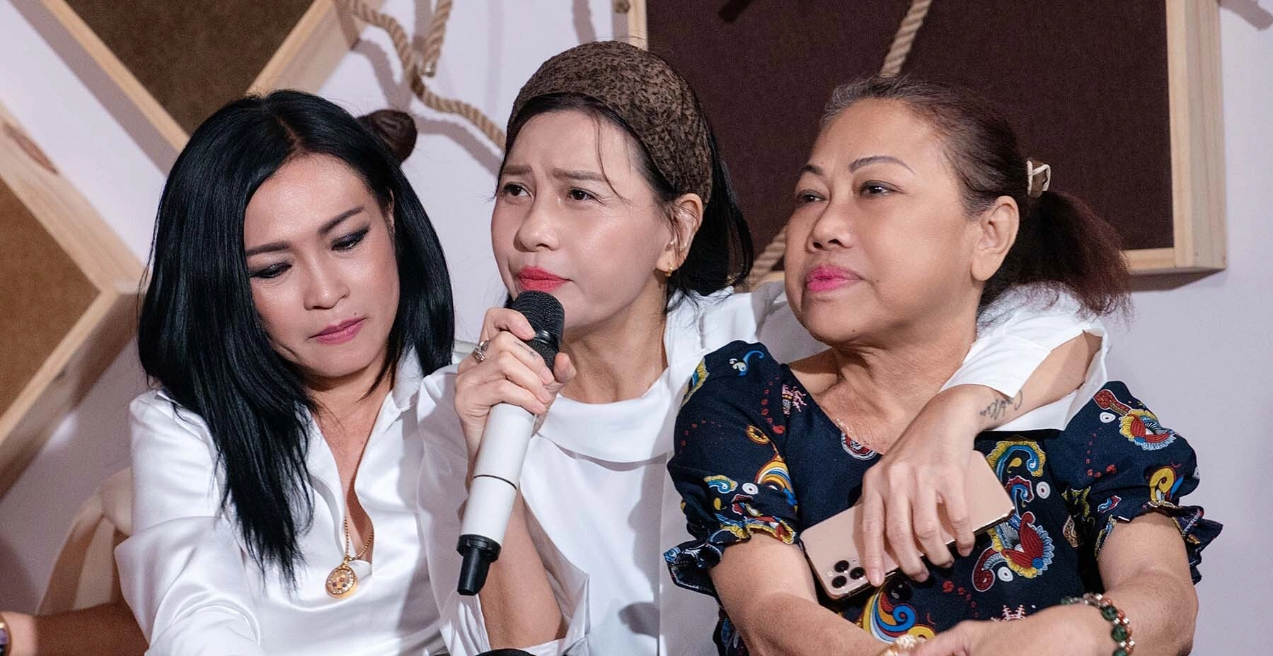 Hình minh họa: Đồng nghiệp, fan tưởng nhớ ca sĩ Minh Thuận