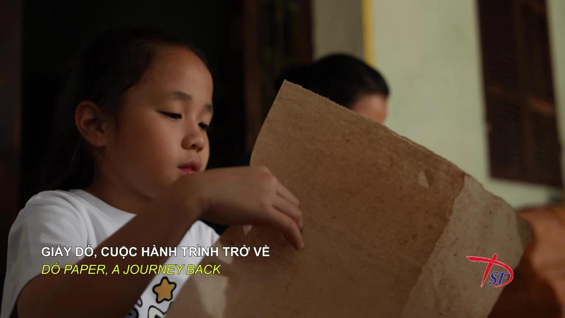 Hình minh họa: Chiếu phim tài liệu về vụ cháy nhà thờ Đức Bà Paris