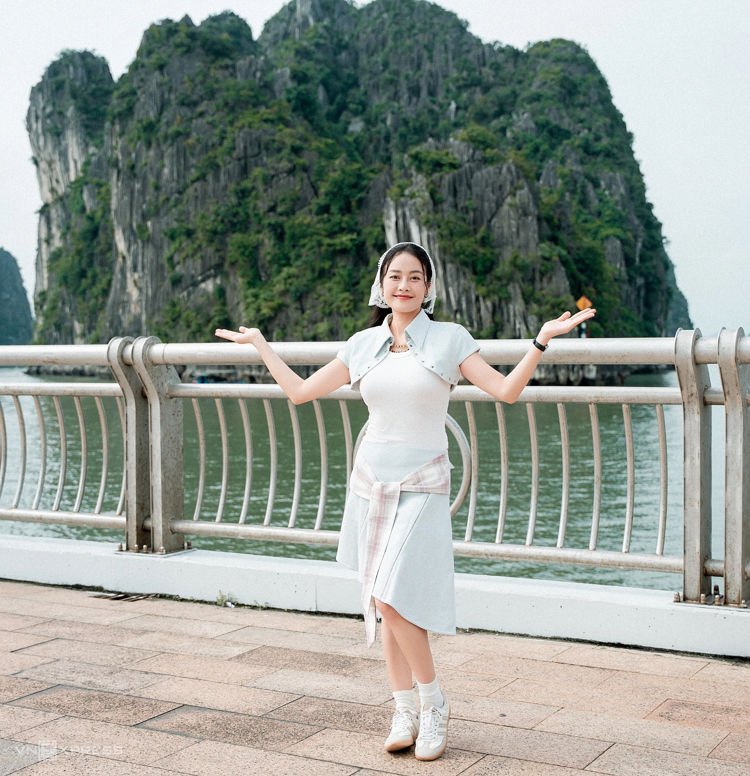 Hình minh họa: Phí Linh, MC đa sắc