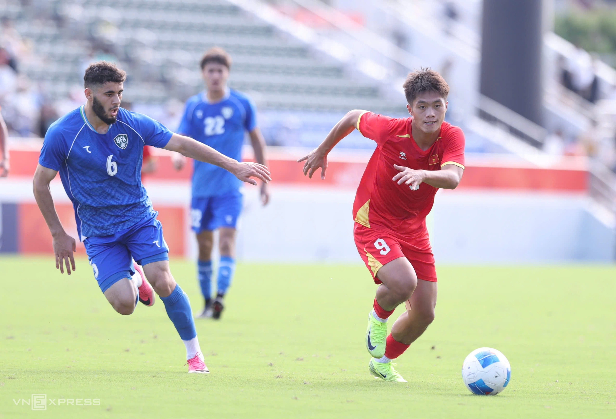 Hình minh họa: HLV Đinh Hồng Vinh chưa hài lòng dù vào tứ kết ASIAD 2026