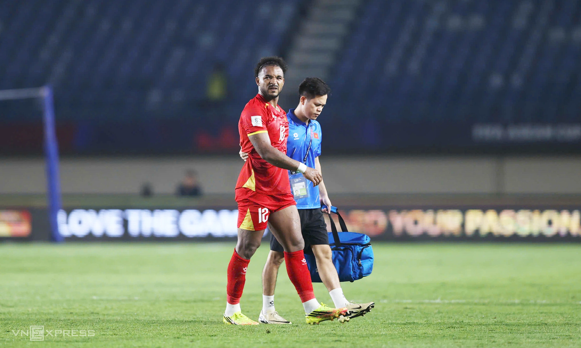 Hình minh họa: Xuân Son chấn thương, nguy cơ nghỉ hết FIFA ASEAN Cup