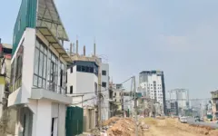 Gian nan xóa nhà siêu mỏng sau mở đường