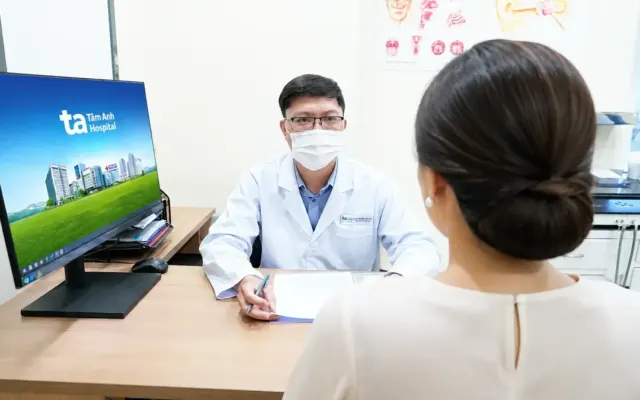 Nghẹt mũi khi ngửi mùi hoa sữa là do viêm mũi dị ứng?
