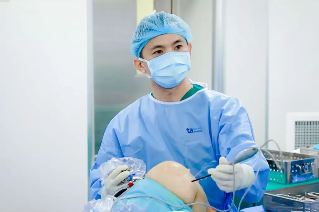 Hình minh họa: Đứt dây chằng sau cú ngã xe