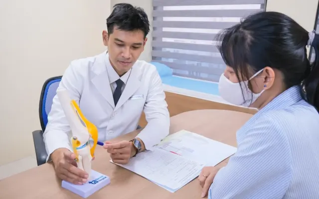 Căng cơ khác rách cơ thế nào