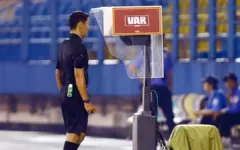 Trận đấu V-League ‘vỡ vụn’ vì VAR