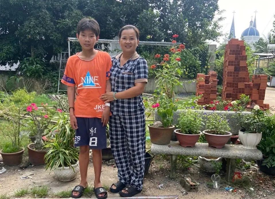 Hình minh họa: Người mẹ 3 năm chở con đi lọc máu