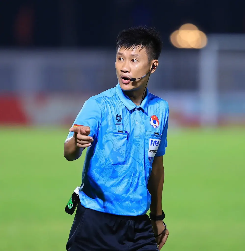 Hình minh họa: HLV của HAGL: ‘Trọng tài không công tâm’