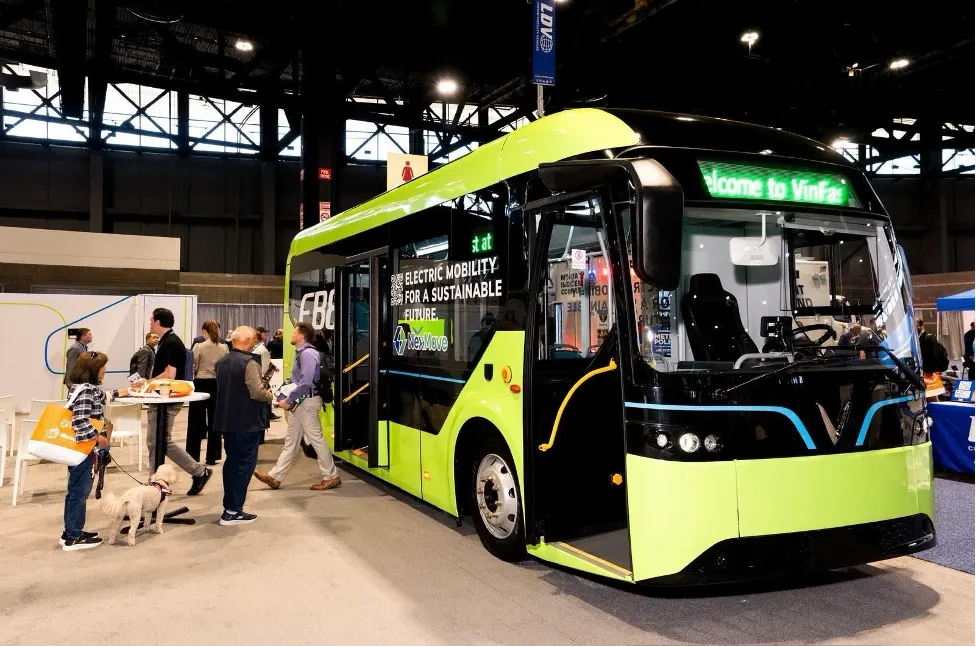 Hình minh họa: Bus điện VinFast đến Mỹ