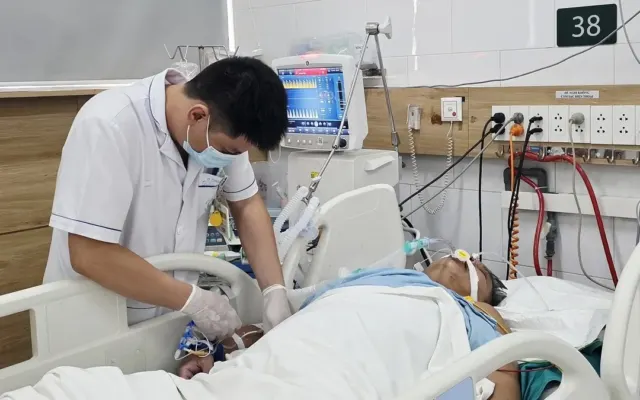7 nạn nhân ngộ độc khí clo bị tổn thương phổi