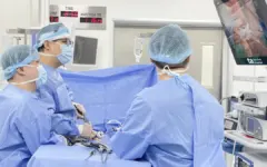 Mủ đặc chèn ép gây xẹp phổi người đàn ông