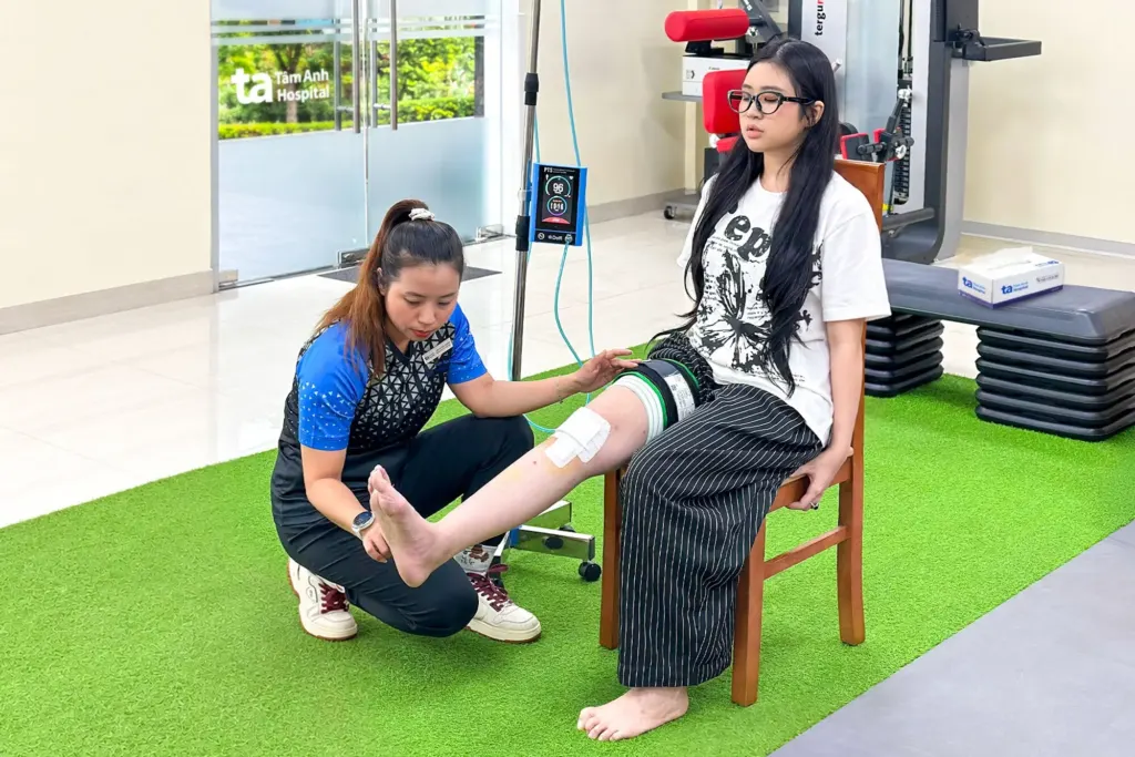 Hình minh họa: Đứt dây chằng sau cú ngã xe
