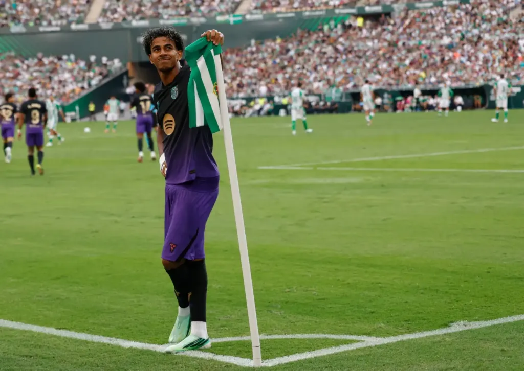 Hình minh họa: Chủ tịch Barca nói về Mbappe ở Real: ‘Một chuồng không thể có hai gà trống’