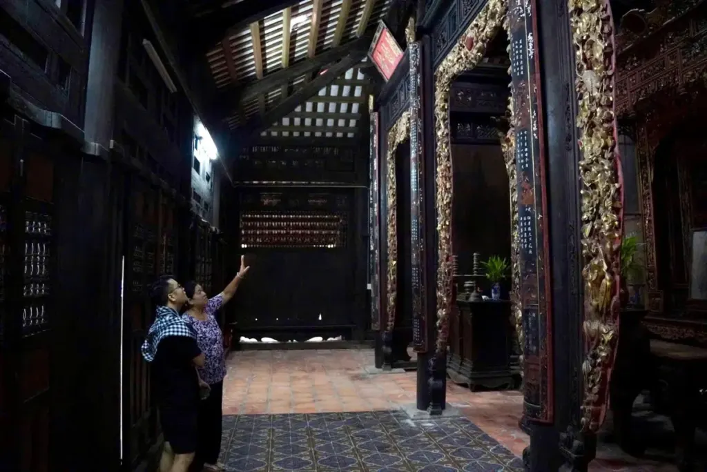 Hình minh họa: Nhà cổ được ví như ‘cung điện gỗ’ ở miền Tây