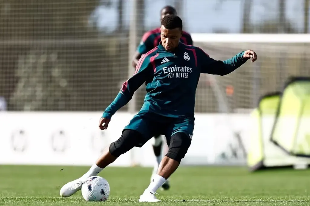 Hình minh họa: Real Madrid lại dậy sóng vì Mbappe