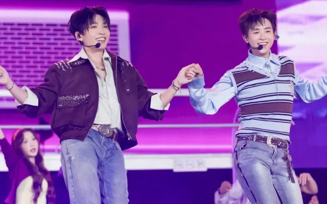 Sao ‘Tinh hà say hi’ diễn loạt hit khuấy động fan