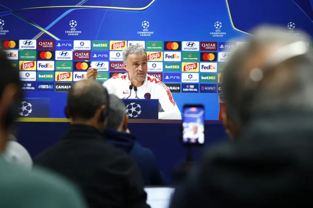 Hình minh họa: Enrique: ‘Tình cảm với Barca rất sâu nặng, nhưng tôi muốn chiến thắng’ – Báo VnExpress Thể thao