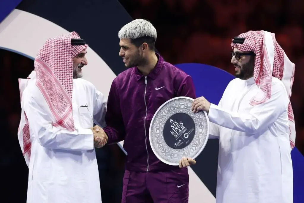 Hình minh họa: Giải đấu quy tụ Djokovic, Alcaraz hoãn vì tên lửa