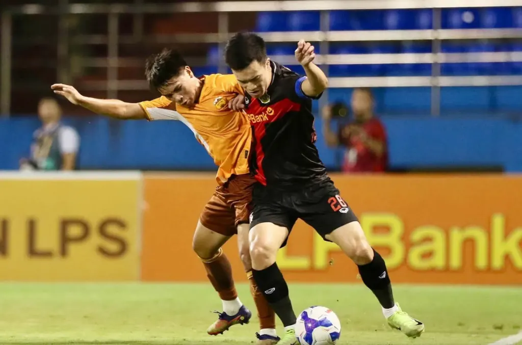 Hình minh họa: HAGL thua ngược trong trận cầu 7 bàn và 2 thẻ đỏ ở V-League