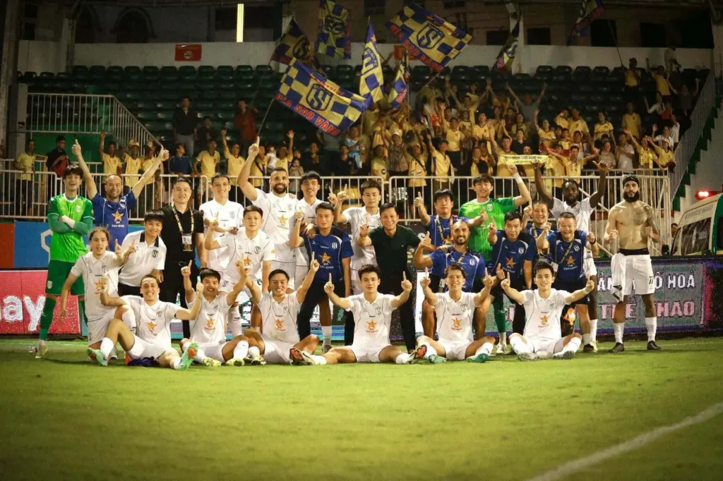 Hình minh họa: SLNA lên đỉnh bảng V-League 2026-2027