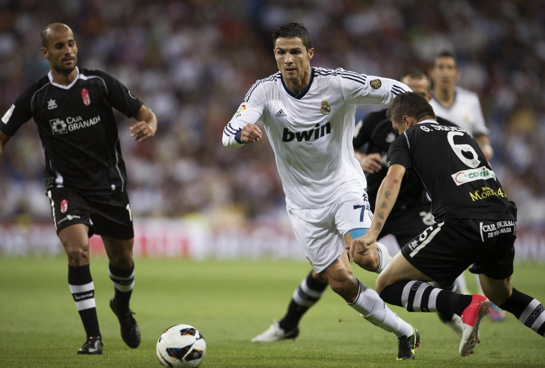 Hình minh họa: Ronaldo và lịch sử bất hòa với các HLV