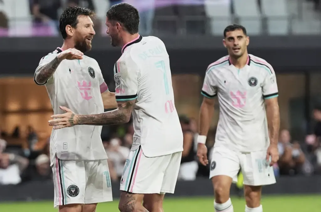 Hình minh họa: Messi trở lại Tây Ban Nha nhận giải thưởng từ Hoàng gia