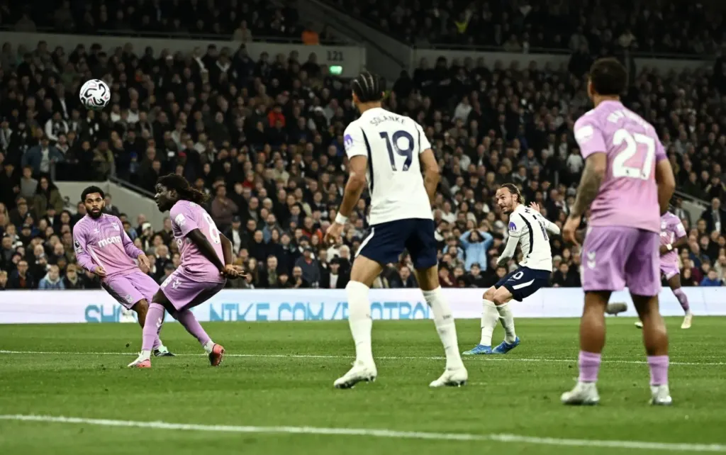 Hình minh họa: Tottenham thắng trận đầu ở Ngoại hạng Anh