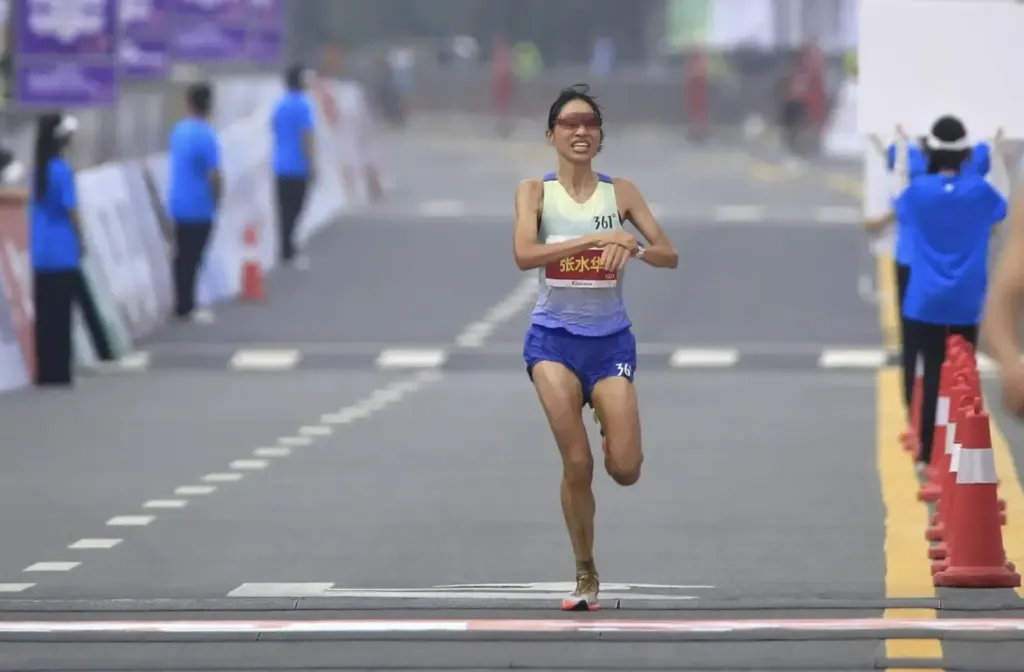 Hình minh họa: Cựu y tá kiếm gần 700.000 USD nhờ chạy marathon
