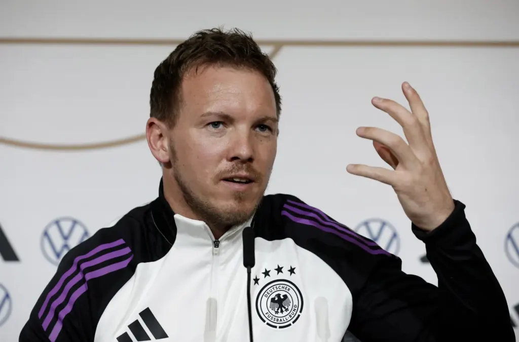 Hình minh họa: Oliver Kahn khuyên Nagelsmann tránh xa Man Utd