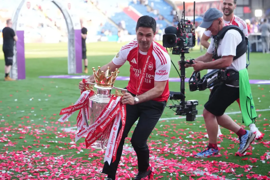 Hình minh họa: Arteta ký hợp đồng 106 triệu USD với Arsenal