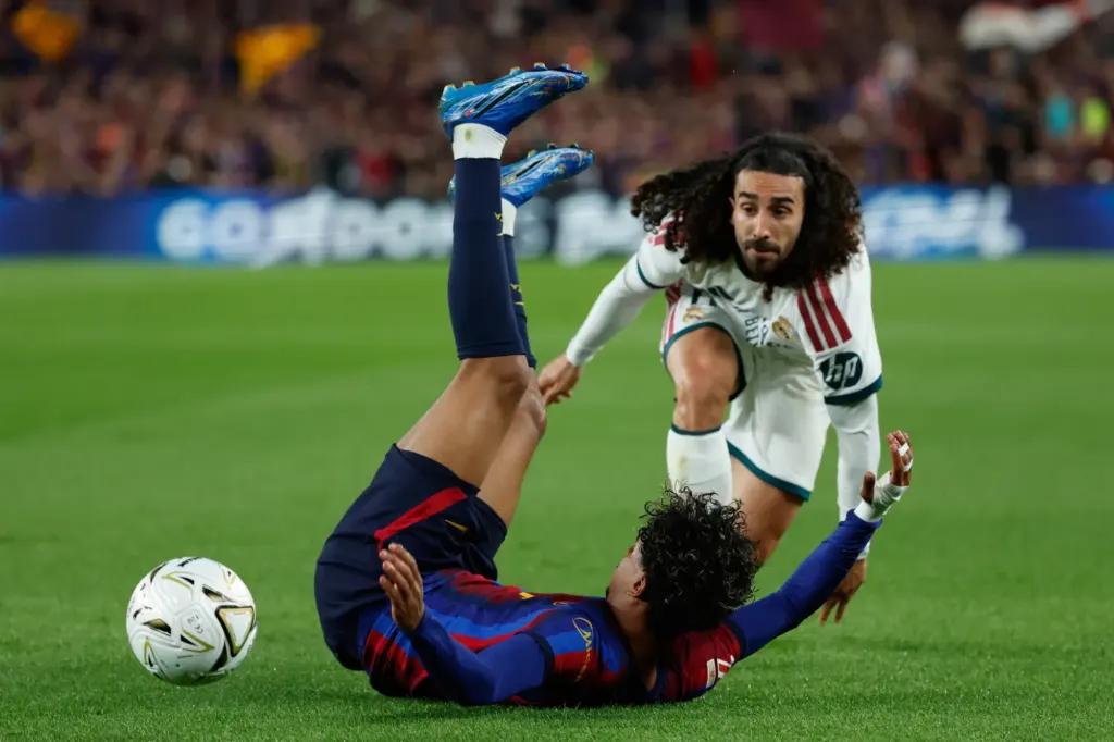 Hình minh họa: Báo Tây Ban Nha: ‘Cucurella không cho Yamal thở ở El Clasico’
