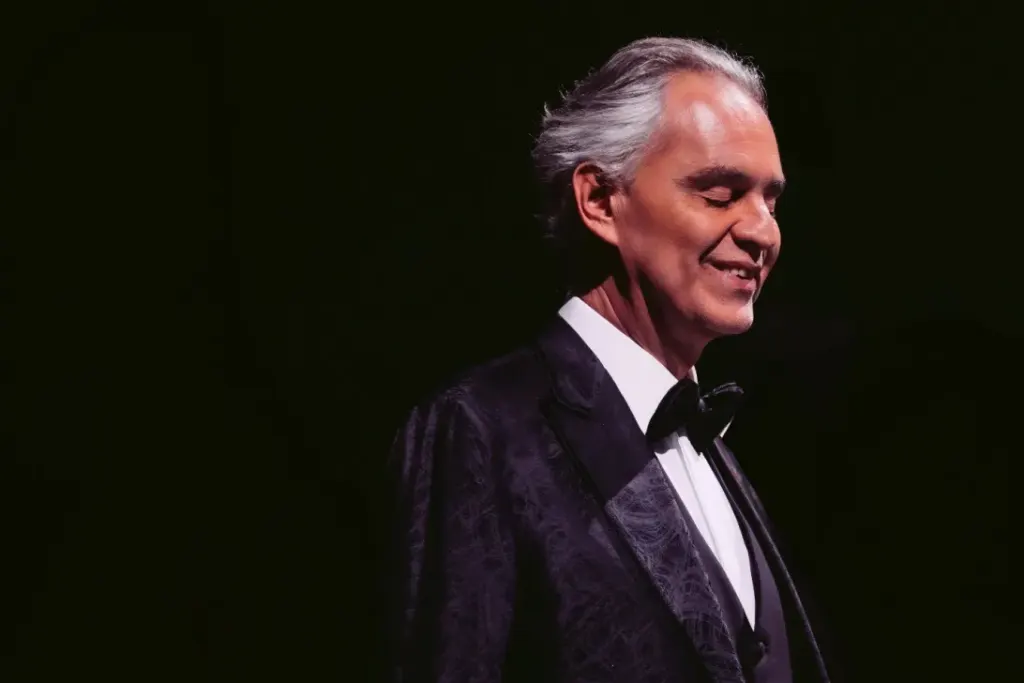 Hình minh họa: Danh ca Maestro Andrea Bocelli lần đầu đến Việt Nam biểu diễn