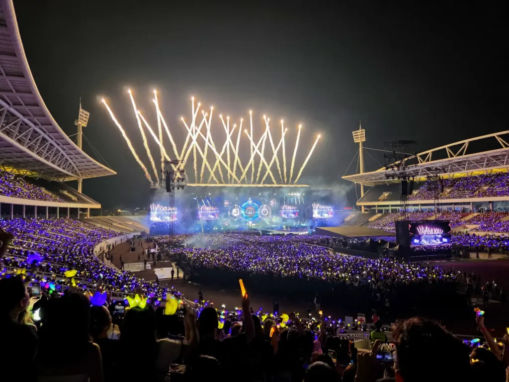 Hình minh họa: Bữa tiệc âm nhạc của BigBang cùng hàng chục nghìn fan ở Mỹ Đình