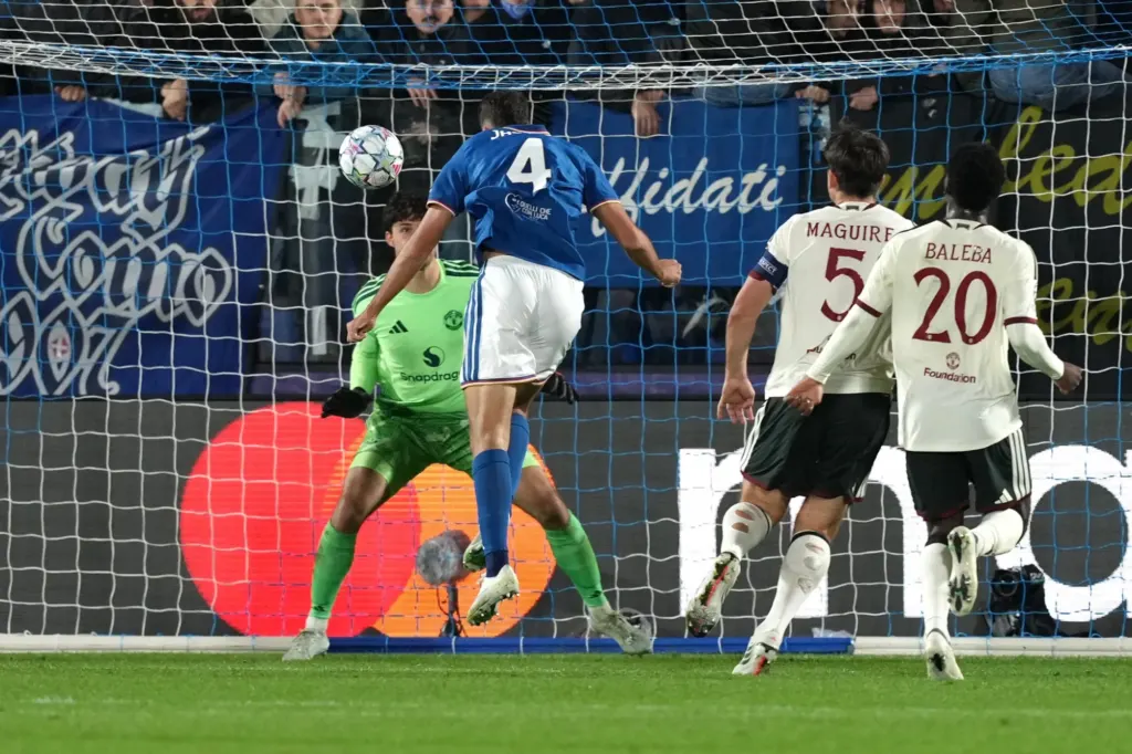 Hình minh họa: Man Utd thảm bại trước tân binh Champions League