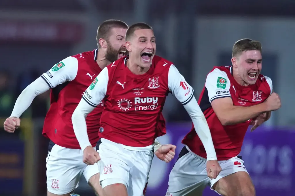 Hình minh họa: Đội loại Arsenal có giá trị chưa bằng một nửa Nam Định
