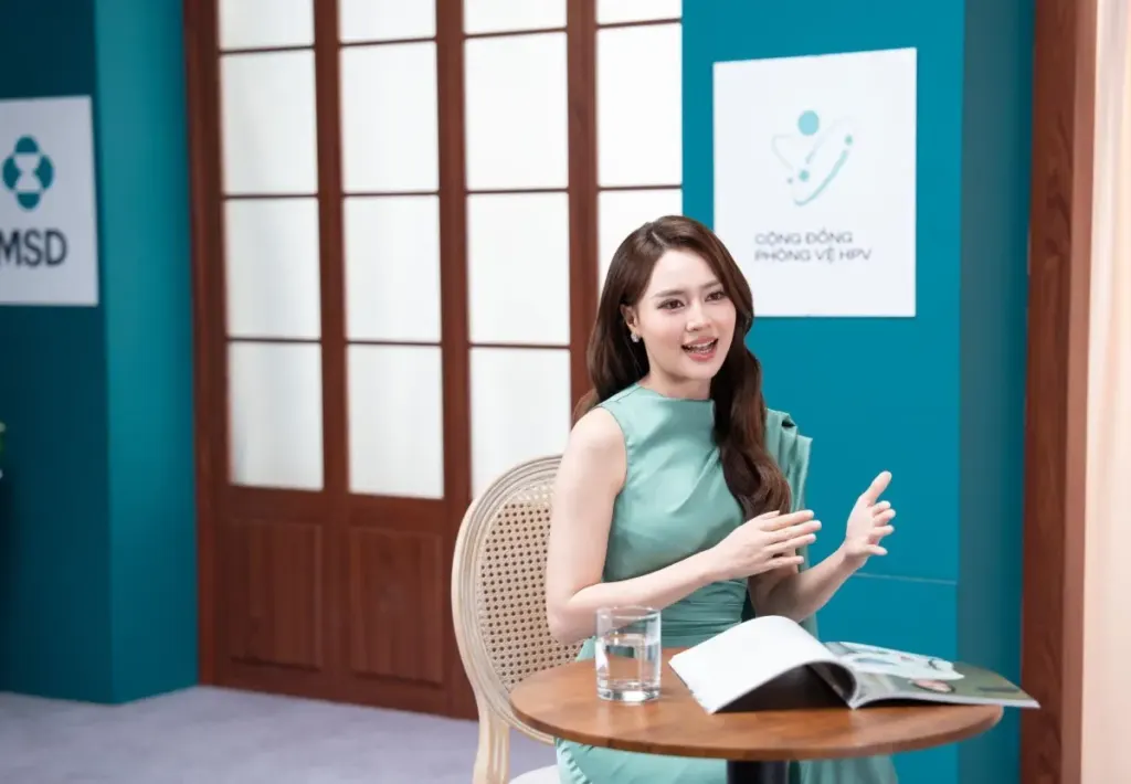 Hình minh họa: Lan Ngọc, Thiên Trang tham gia chiến dịch nâng cao nhận thức về HPV