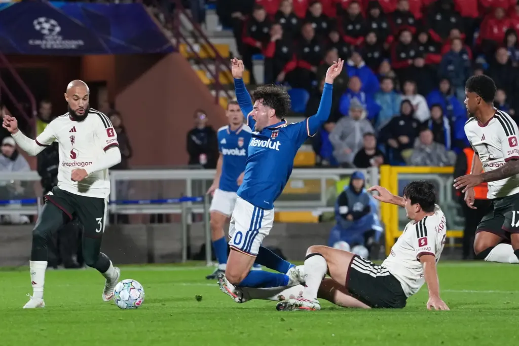 Hình minh họa: Vì sao cầu thủ Man Utd không còn nghe lời Carrick?