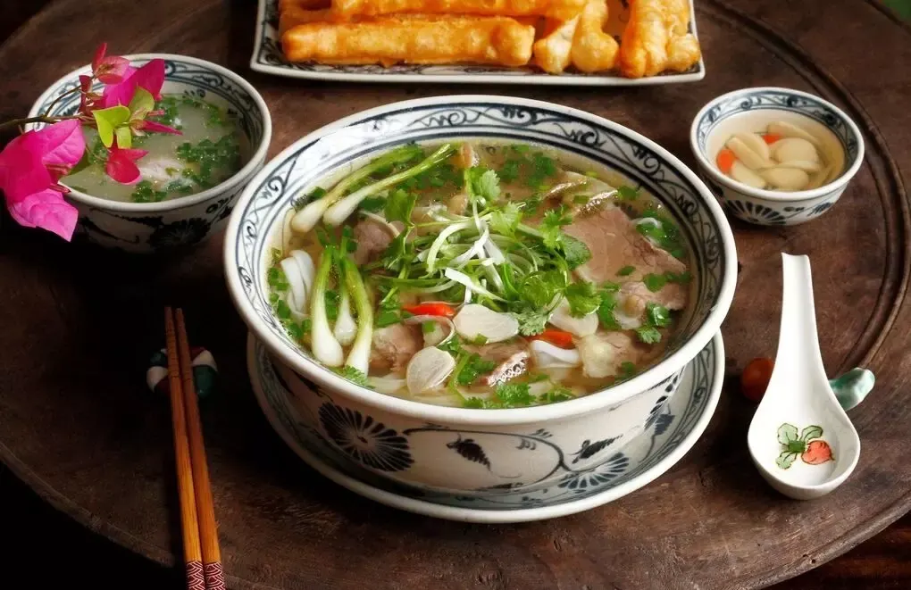 Hình minh họa: Vì sao hầm xương càng lâu nước càng đục? – Báo VnExpress Cooking