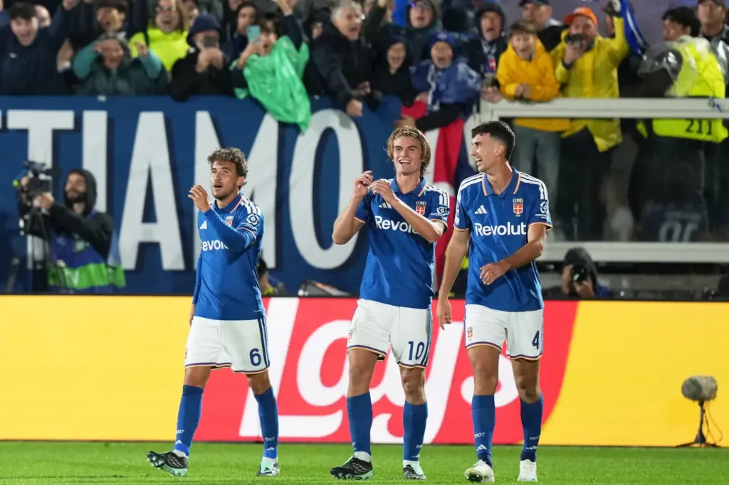 Hình minh họa: Man Utd thảm bại trước tân binh Champions League